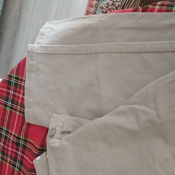 NWT Gloria Vanderbilt khaki colored pants size 16 - Picture 3 of 5